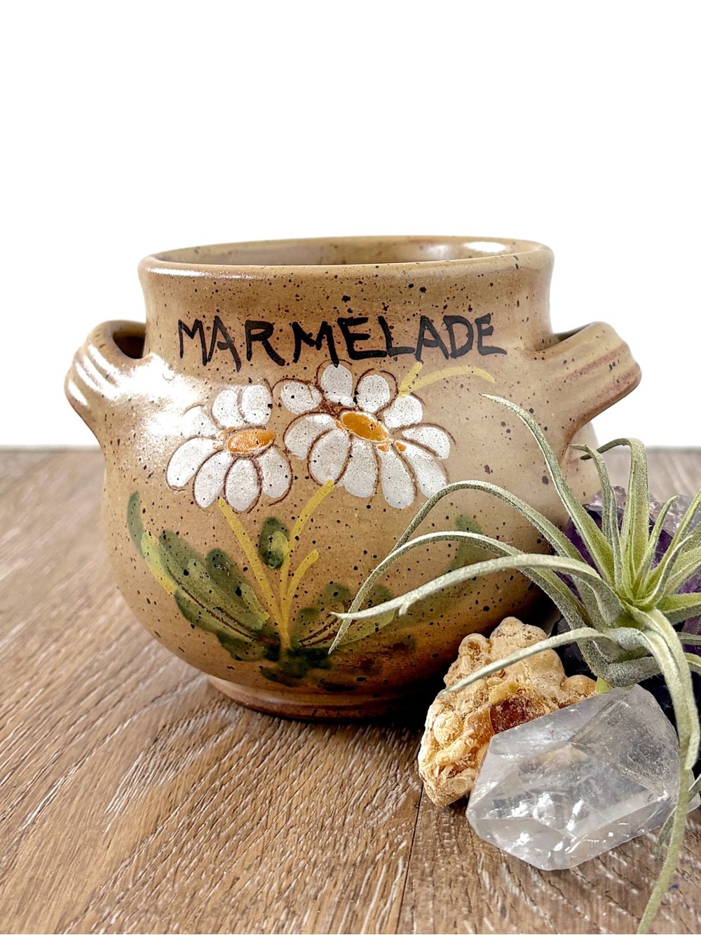 Hand-Painted Daisy Stoneware Jar - Tan